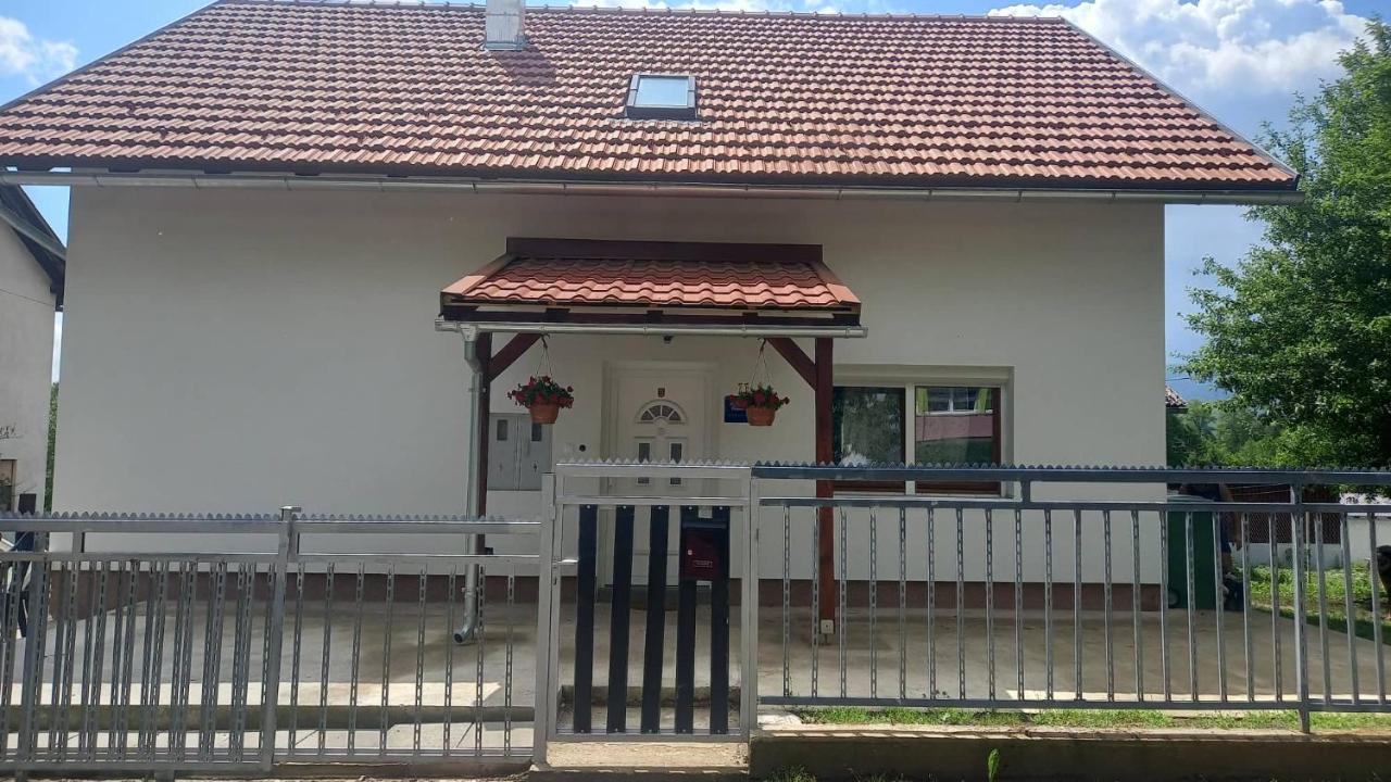 Keti Apartment Plaski ภายนอก รูปภาพ