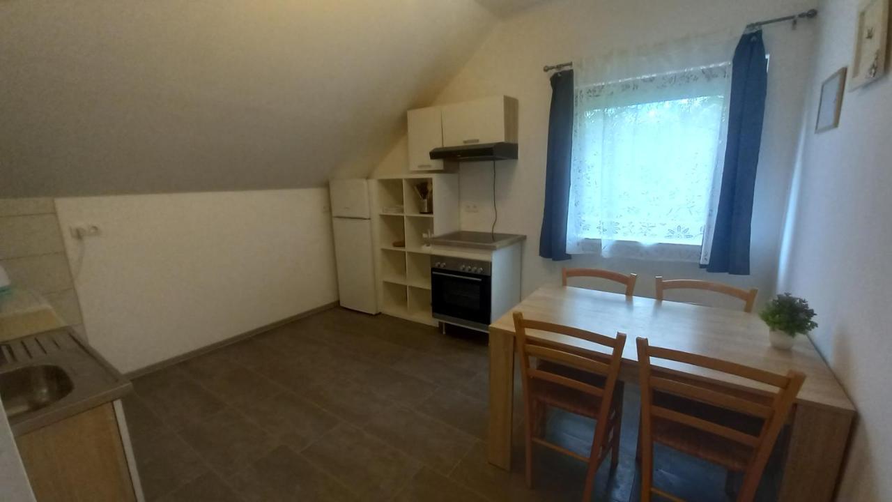 Keti Apartment Plaski ภายนอก รูปภาพ